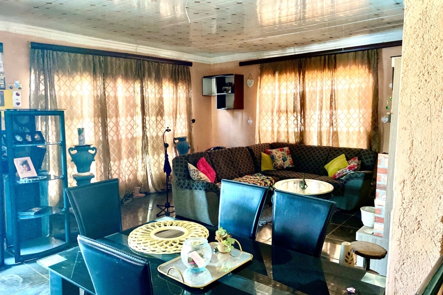 To Let 2 Bedroom Property for Rent in Bapong A North West